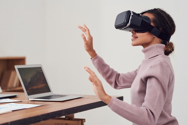 Choose the developer and define your VR game cost Choose the developer and define your VR game cost